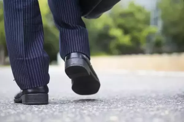 テレビで見た“バズってる女性”が元カノだった。10年ぶりの帰郷でわかった驚きの事実