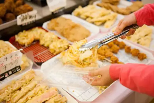 「日高屋・王将」の“ちょい飲み需要”に黄信号？ドラッグストアが「総菜」で外食チェーンを飲み込む未来