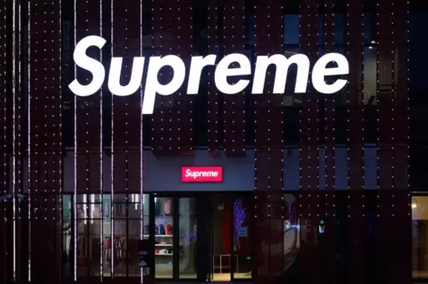 「「ダサい中年男性」しか着ていない“古臭いファッションアイテム”ワースト5」の画像