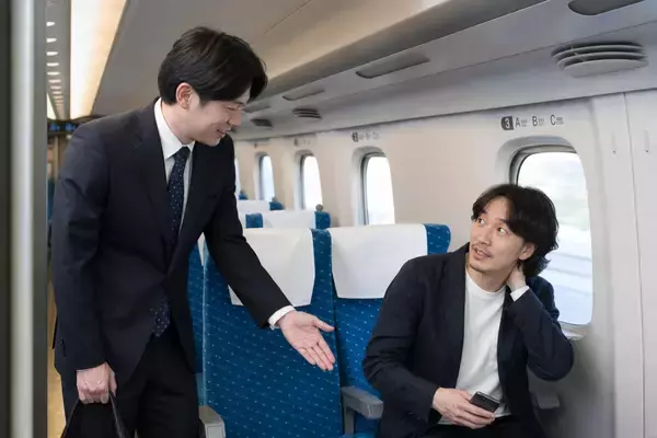 「新幹線の指定席を「渡り歩く」50代男性。疑念を抱いた乗客が車掌にチクった結果…／車掌はどうやって座席をチェックしている？“車内改札”が消えた新幹線の仕組みを調べてみた」の画像
