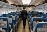 「新幹線の指定席を「渡り歩く」50代男性。疑念を抱いた乗客が車掌にチクった結果…／車掌はどうやって座席をチェックしている？“車内改札”が消えた新幹線の仕組みを調べてみた」の画像7
