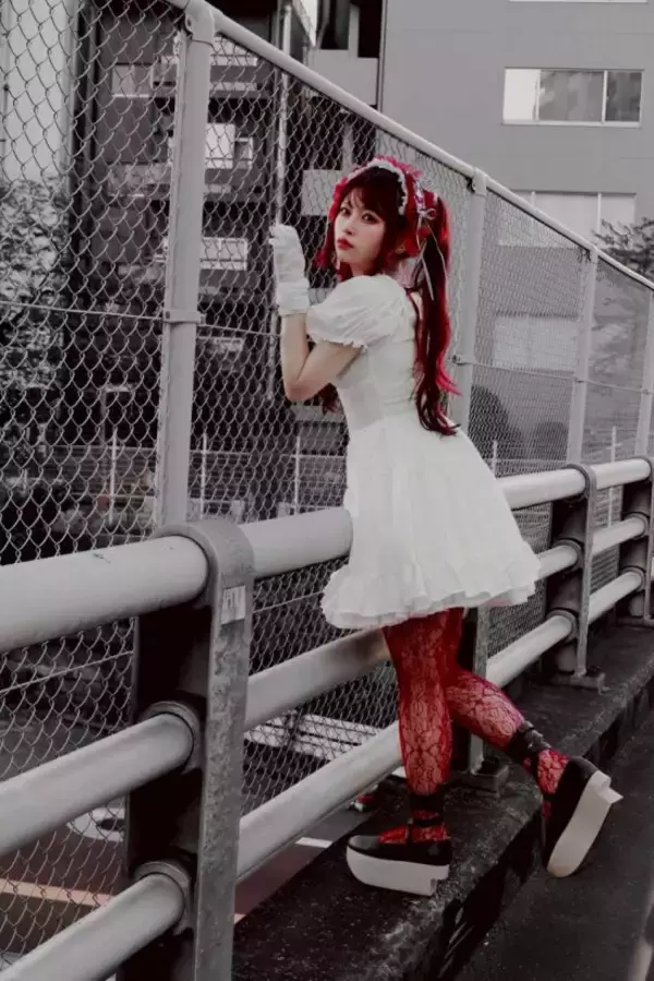 「2年間毎日「昼食はゆで卵1個と千切りキャベツ」…安定した道を捨て、夢を選んだ28歳女性の挑戦」の画像