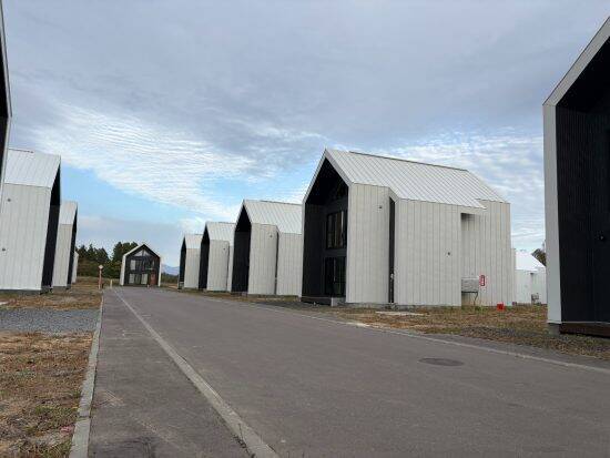 「地元民の怒りは限界」外国人観光客は住人の10倍…北海道・ニセコで横行する“モラルなき開発”の実態