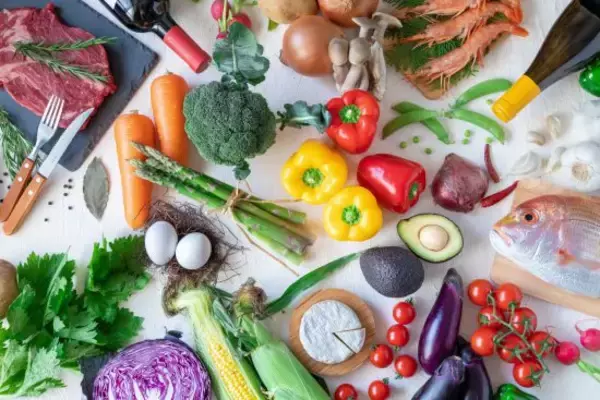 「花粉症が悪化する食べ物とは？ 医師が警告する“意外なNG習慣”」の画像