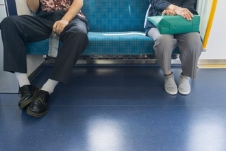 「疲れてるから無理」満員電車で“優先席を譲ってほしい”と頼んだ妊婦が絶句した、若い男性のひと言