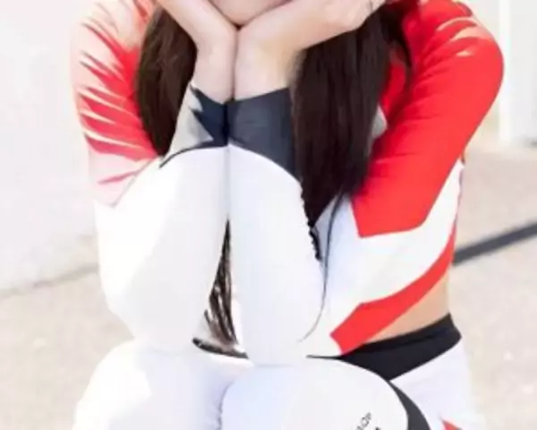 「「9頭身の美少女」の衝撃的な半生。医学部受験を強要した母との決別…のちに実家を訪れて判明した“衝撃の事実”」の画像