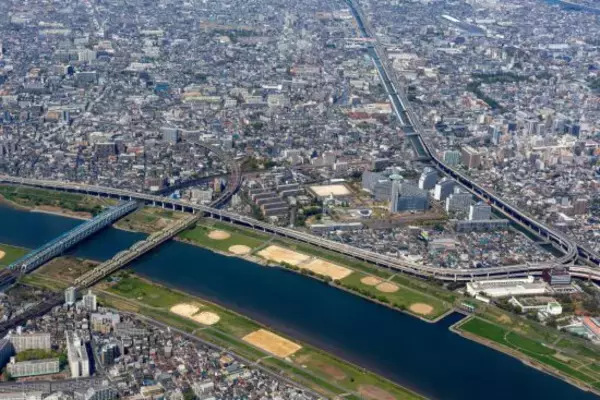 「「ワンルーム10万円は当たり前」の東京で“一人暮らし向きな街”はどこ？東大生30人に聞いたら意外に人気だった“川の向こう側”とは」の画像