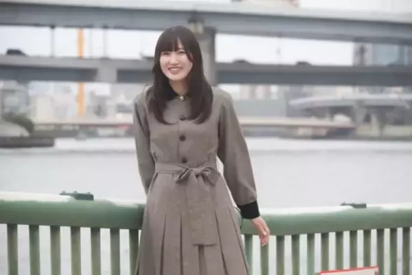 「「文化大革命って何？」父と語る動画が話題の女性YouTuber。新疆ルーツの“知られざる少数民族”とは」の画像