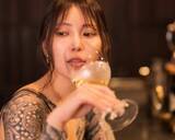 「肩から手首まで刺青を…36歳女性が告白する、3度の離婚につながった壮絶な人生「愛情の示し方がわからなかった」」の画像4