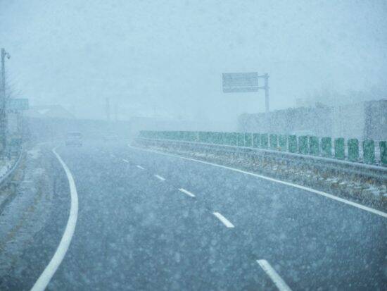 交差点で“あおり運転”された女性。恐怖で動けなくなっていたら…救ってくれたトラック運転手の“一喝”