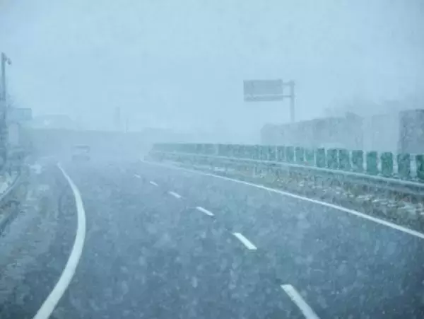 「交差点で“あおり運転”された女性。恐怖で動けなくなっていたら…救ってくれたトラック運転手の“一喝”」の画像