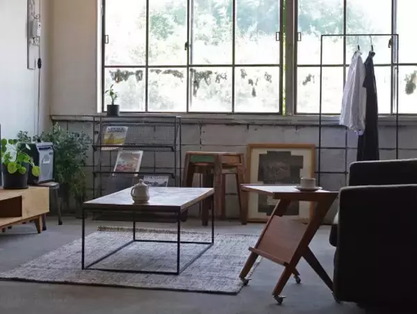 「部屋が狭く見える」のは家具の圧迫感のせい。重苦しくないデザインの選び方とは