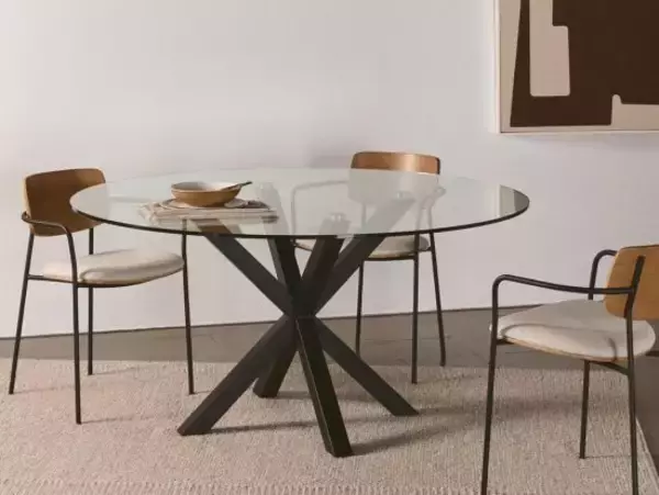 「「部屋が狭く見える」のは家具の圧迫感のせい。重苦しくないデザインの選び方とは」の画像