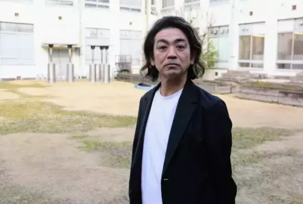 家賃15万、娘は大学進学…「フードデリバリー専業」で一家を支える54歳芸人を直撃「家族揃って帰省したことがない」