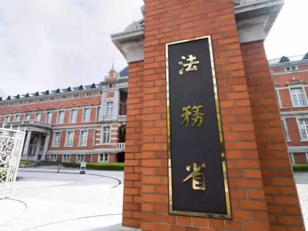 「ホリエモンAI」が10歳児の間で流行。鈴木おさむが危惧する「法律で縛るほどAIがより巧妙に進化してしまう」皮肉