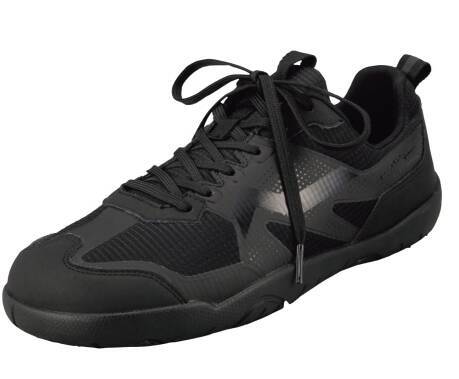 プロが教える「立ちっぱなしでも疲れない靴」の選び方。最重要の“足の踏ん張りが効く”スニーカーとは