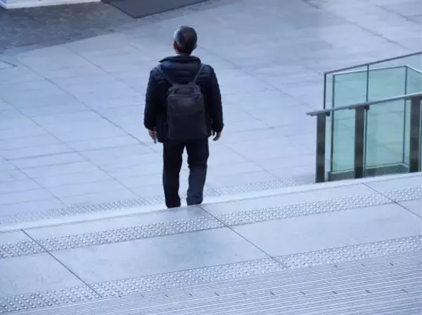 「「ダサい中年男性」はだいたいしている“女性から実は嫌われる言動“ワースト5」の画像