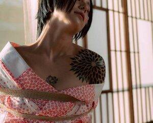 気持ちのリセットは髪を切るより「刺青」。いじめによる不登校、“17歳での中絶”を乗り越えた32歳女性の「自分らしい生き方」