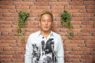 じゅんいちダビッドソン51歳の現在地。月収3万8000円から本田ネタでブレイクも“一発屋で終わらない”生存戦略