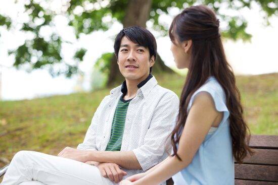 実は“口説かない男”ほどモテる…女性が恋に落ちる男性に共通している「5つの特徴」