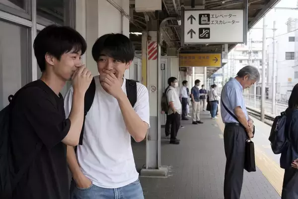 「駅の券売機で何度もやり直す“80代男性”。善意で「代わりに切符を買ってあげた」結果、まさかの一言／駅の「みどりの窓口」はどれくらい減ったのか調べてみた」の画像
