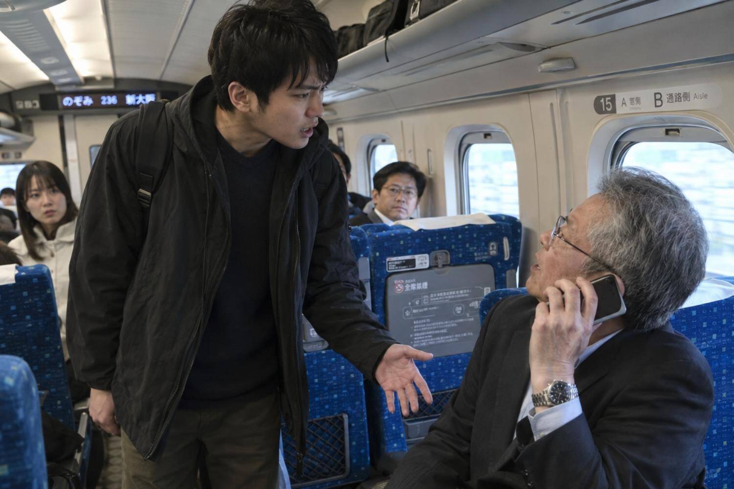 新幹線でマナー違反の男性に“修学旅行生が放った一言”…空気が一変、車内が笑顔に包まれたワケ／迷惑行為ランキングの1位は何なのか調べてみた