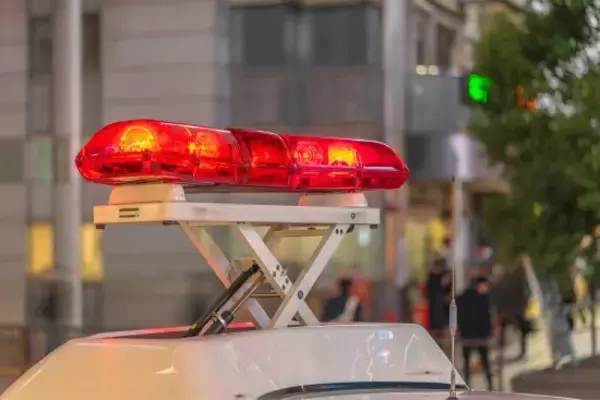 「コンビニの駐車場を占拠するヤンキー8人組を追い払った“効果的な方法”「イキがっていた彼らの顔色が一変」30代男性が放った拳より強力な一言」の画像