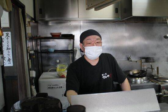 「大きな野良犬だと思ったら…」58歳男性が熊に襲われ“撃退”するまでの顛末「右目上の傷からは骨が…」12針を縫う大けが