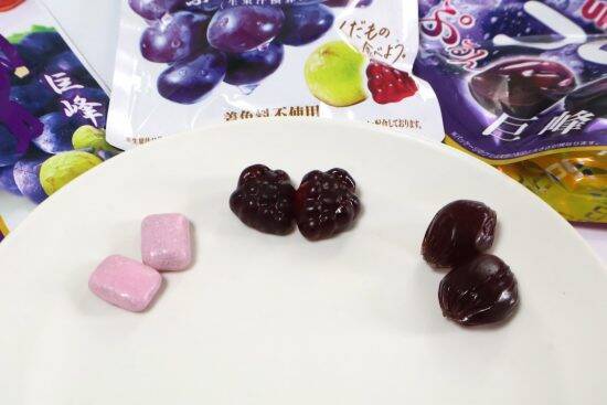 なぜお菓子売り場のグミは「ぶどう味」ばかりなのか。メーカー2社に聞いたら、意外と深くて驚いた