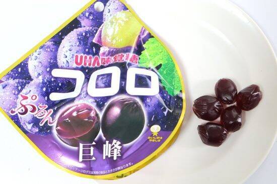 なぜお菓子売り場のグミは「ぶどう味」ばかりなのか。メーカー2社に聞いたら、意外と深くて驚いた