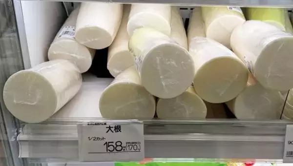 「小松菜10円、大根99円…物価高なのに“異様に安い青果店”が成立する意外なワケ。B級品を買い叩くことはしない」の画像