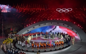 採点、評価、拡散…五輪選手を追い詰める「見えない観客席」の正体