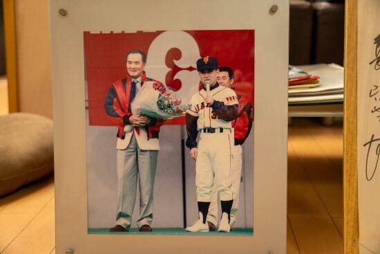 プリティ長嶋が語る「長嶋監督は水や空気のような存在」。ミスターの訃報から半年、政治家として歩む71歳の今