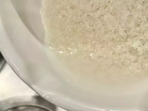 「「お米」を台無しにする“間違った研ぎ方”とは。プロ直伝の「炊飯術」と回避すべきNG行為」の画像