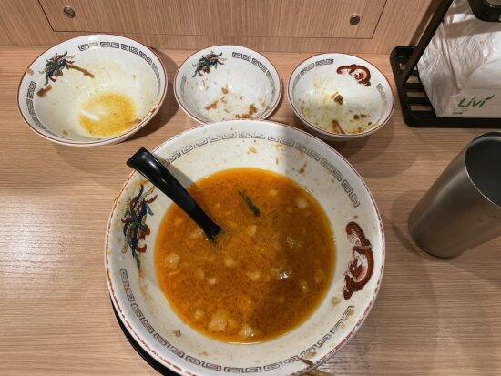 糖尿病薬マンジャロで食欲が落ちた30代記者が、“あえて”二郎系で2000円爆食。豚8枚をたいらげたワケ
