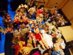 ゴミ清掃員「家庭ゴミにぬいぐるみが増えている」“ぬい活ブーム”の功罪を考える。人形供養するお寺に「無断で放置する」ケースも