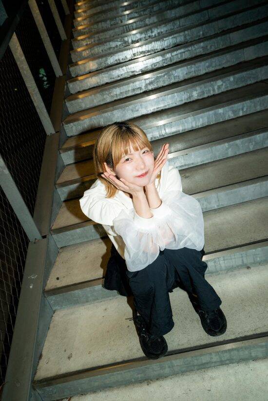 「身体が赤い斑点だらけ、顔もパンパンに」“汗をかくと症状が出る病気”に苦しんだアイドル。顔が腫れてもステージに立ち続けた10年