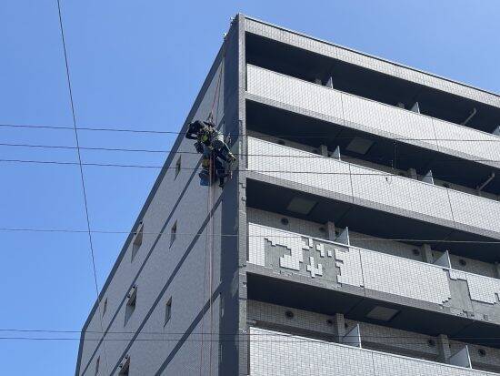 アパレル販売員から“命綱一本”の職人へ…足場なしで高所作業に挑む女性。男社会で道を切り拓き、万博工事を成功させるまで