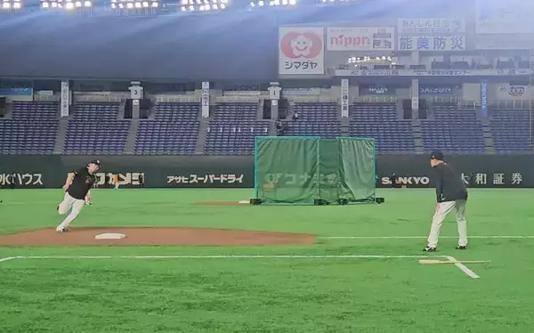【巨人】三塁コーチャーもミス撲滅へ…川相昌弘コーチが練習で右腕ぐるぐる！前夜の"暴走"食い止めよう