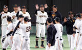 「【巨人】劇的サヨナラ勝利も４位後退の珍現象　貯金「１」で２チーム並び勝率７毛差で」の画像1