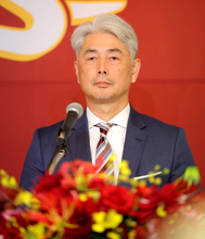 【楽天】 吉井理人新監督が就任会見「大きな仕事を任され、野球人としてすごくうれしかった」背番号「８１」…三木谷浩史オーナーも出席　シーズン途中で異例の外部招へい