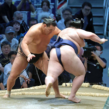 豊昇龍、１敗守って中盤戦へ「悪いところもいいところもあった。考えながら相撲を取っていきたい」