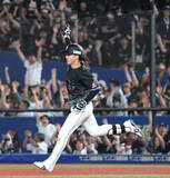 「【ロッテ】小川龍成が４年ぶりの一発　３回に１号２ランで貴重な追加点を挙げ「完璧です！」」の画像1
