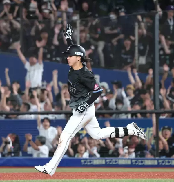 【ロッテ】小川龍成が４年ぶりの一発　３回に１号２ランで貴重な追加点を挙げ「完璧です！」