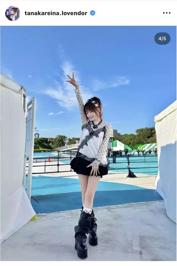 田中れいな、高めポニテ×超ミニ衣装姿で青空バックにポーズ！「ビジュ最高」「ほんといつも絵になる」「綺麗すぎる」