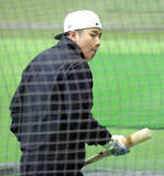 「【巨人】キャンプ１軍スタート有力の石塚裕惺「開幕１軍に残りたい」ジャイアンツ球場で自主練習」の画像1