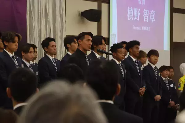 【Ｊ２藤枝】梶川諒太が「監督に負けない注目を集める」チーム最年長３６歳が今季選手会長就任