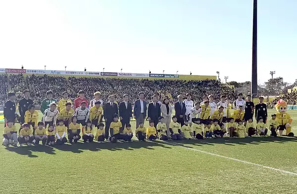 １７年ぶりＪ１同士のちばぎん杯　３０回記念は柏に軍配…久保藤次郎が芸術的な決勝点