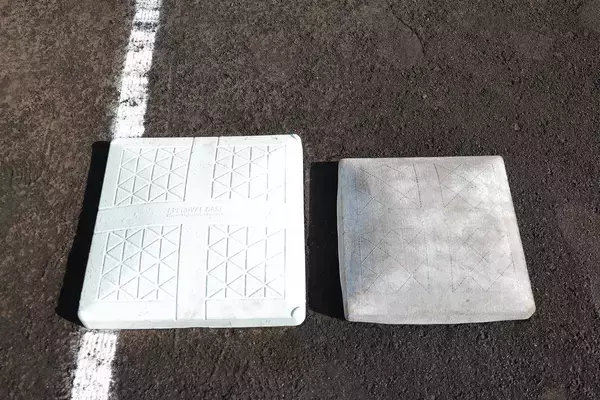 【西武】大きくなった統一ベースは「薄くなって柔らかくなってぐにゃっ」と源田壮亮　１軍野手が感触を確認