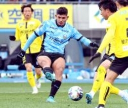 【Ｊ１百年構想リーグ】川崎が３年連続開幕白星…エリソンのハット、松長根、脇坂のゴールで柏に５―３